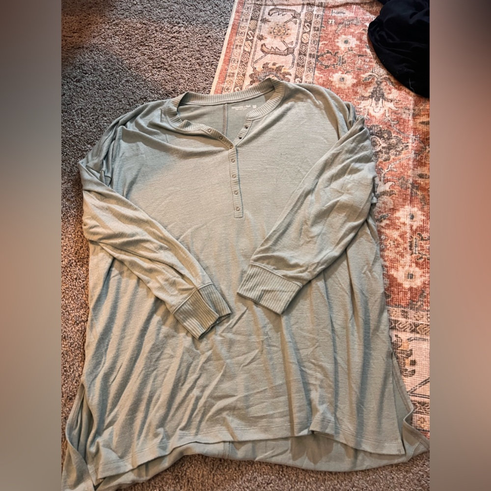 Abercrombie top